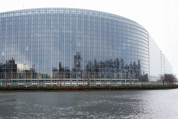 Страсбург Франція Січня 2021 Погляд Знаменитий Європеївський Парламент Кордоні Річкою — стокове фото