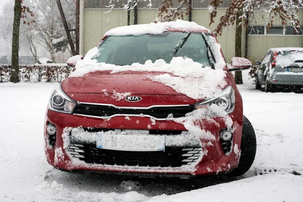 Mulhouse France Січня 2021 Погляд Червону Машину Цру Вкриту Снігом — стокове фото