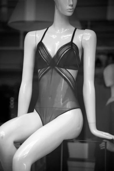 Detailní Záběr Černé Spodní Prádlo Figuríně Módním Obchodě Showroom — Stock fotografie