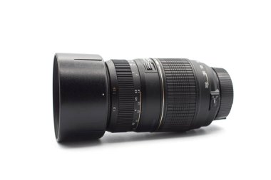 Beyaz arkaplanda 100-300mm 'lik optik zoom