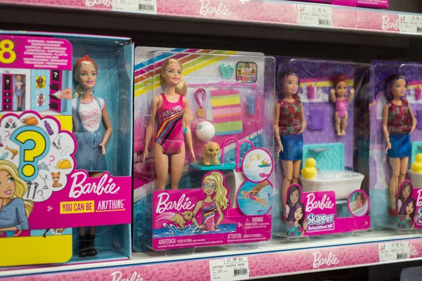 Mulhouse Francia Dicembre 2020 Veduta Delle Bambole Barbie Nello Scaffale — Foto Stock