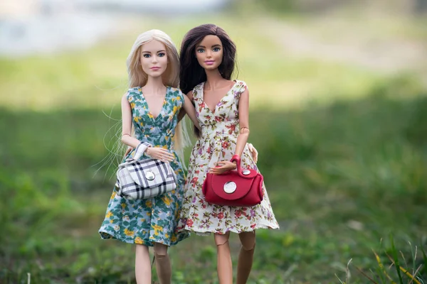 Mulhouse Francia Aprile 2021 Ritratto Bambole Barbie Bionde Brune Che — Foto Stock