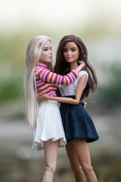 Mulhouse Frankrijk April 2021 Portret Van Twee Barbie Poppen Met — Stockfoto