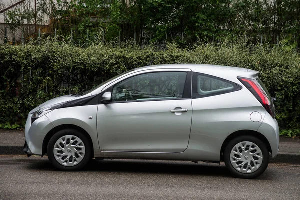 Mulhouse Franciaország 2021 Május Profile View Grey Toyota Yaris Park — Stock Fotó