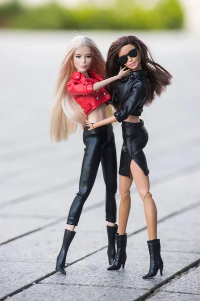 Mulhouse Frankrijk Mei 2021 Portret Van Barbie Poppen Met Leren — Stockfoto