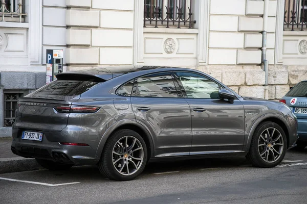 Mulhouse França Maio 2021 Vista Perfil Híbrido Porsche Cayenne Cinzento — Fotografia de Stock