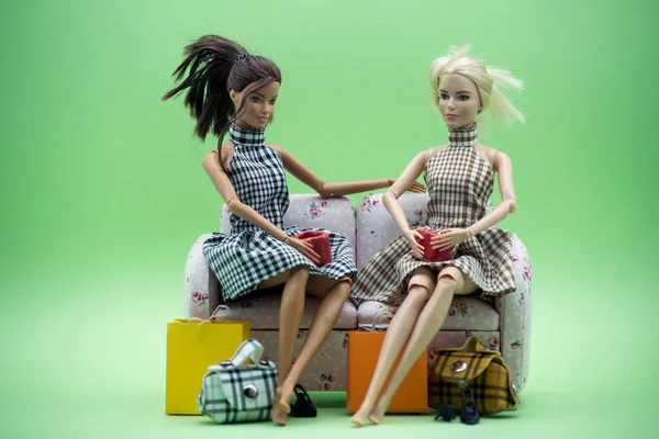 Mulhouse Γαλλία Ιουνίου 2021 Πορτρέτο Των Δύο Κούκλες Barbie Που — Φωτογραφία Αρχείου