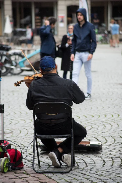 Strasburgo Francia Luglio 2021 Ritratto Sul Retro Del Violinista Che — Foto Stock