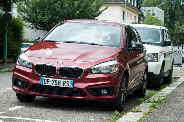 Mülhausen Frankreich Juli 2021 Frontansicht Eines Der Straße Geparkten Roten — Stockfoto