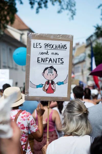Mulhouse Francia Agosto 2021 Gente Protesta Strada Con Striscioni Francese — Foto Stock