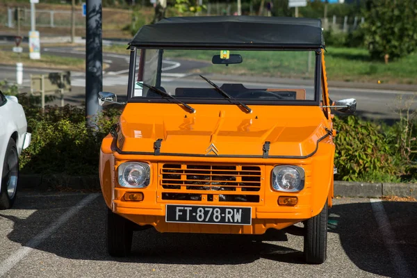 Mulhouse Frankreich September 2021 Frontansicht Eines Orangefarbenen Citroen Mehari Der — Stockfoto