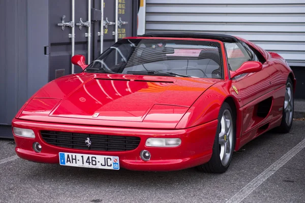 Mulhouse Francie Září 2021 Přední Pohled Červené Ferrari F355 Zaparkované — Stock fotografie