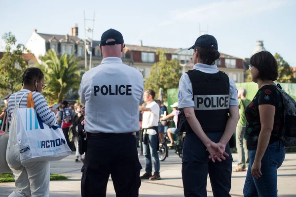 Colmar Frankrig September 2021 Portræt Bagsiden Fransk Politi Mand Kvinde - Stock-foto