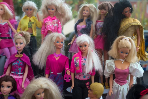 Brunstatt Frankrijk September 2021 Close Van Barbie Poppen Collectie Rommelmarkt — Stockfoto