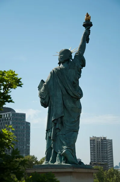 Frihetsgudinnan i Paris — Stockfoto