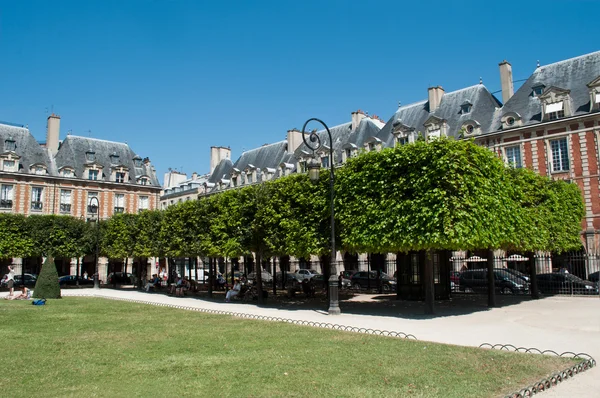 Place of Vosges in Paris — Stock Photo, Image