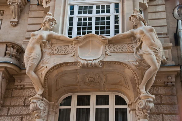 Typical ancient parisian Building in Paris - France — Stock Photo, Image