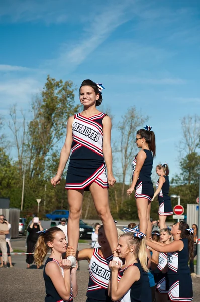 Cheerleaderki w amerykańskim festifal Lutherbach — Zdjęcie stockowe