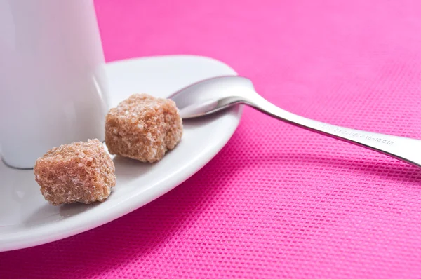 Taza de café sobre fondo rosa —  Fotos de Stock