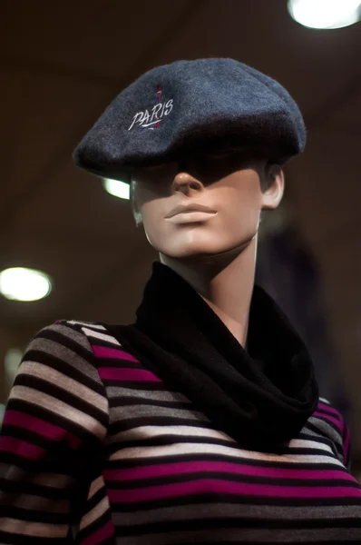 Mannequin hiver mode dans un showroom — Photo