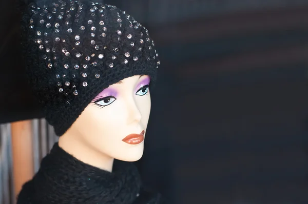 Mannequin winter fashion in a showroom — Stock Photo, Image