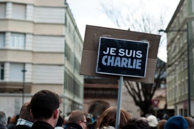 7th Ocak 2015 yılında Paris üzerinde Charlie Hebdo dergisi terör saldırısına karşı Mart