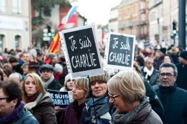 11 Ocak 2015 - Mulhouse - Fransa - Mart 7 Ocak 2015 yılında Paris üzerinde Charlie Hebdo dergisi terör saldırısına karşı