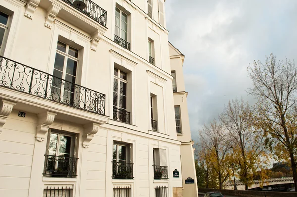 Parisian building — Stock Photo, Image