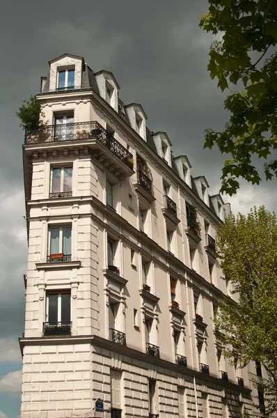 Parisian building — Stock Photo, Image