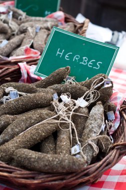 Fransız bir pazarda farklı sosis