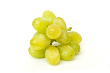 Beyaz beyaz arka plan üzerinde izole kuru üzüm