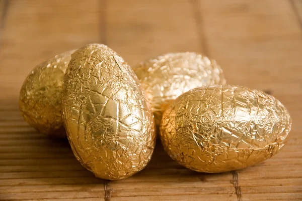 Groep van chocolade Pasen eieren close-up — Stockfoto