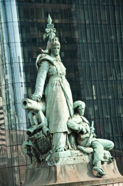 Paris - Fransa - 23 Mart 2015 - Louis-Ernest Barrias heykelin. -La savunma çeyrek