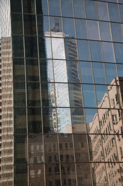 PARIS - France - 23 March 2015 - La defense Buildings reflexion — Stock Photo, Image