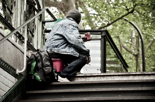 Poor man in Paris — Stock Photo, Image