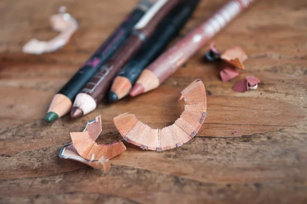 Make-up potlood close-up op houten achtergrond — Stockfoto