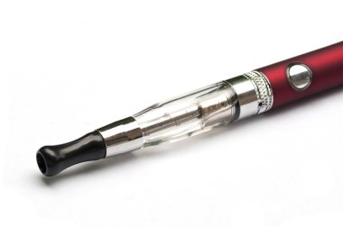 E-Sigara closeup beyaz arka plan üzerinde