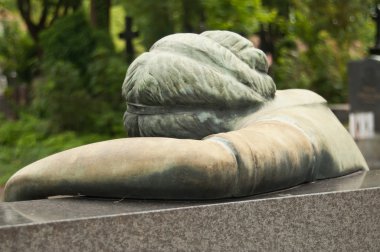 Melek heykeli mezarlığı uçmuş