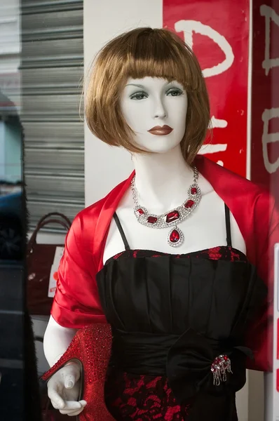 Mannequin dans une salle d'exposition pour femmes — Photo