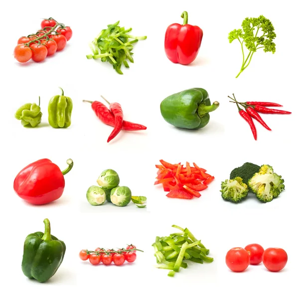 Fehér alapon zöld és vörös zöldségeket kollázs — Stock Fotó