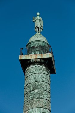 sütun Paris Vendome yerde