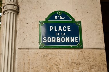 Paris'te Sorbonne Üniversitesi yer paneli