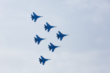 Havacılık grup akrobasi üzerinde Rus şövalyeler askeri Hava Kuvvetleri tarafından gerçekleştirilen akrobasi Su-27 uçakları 