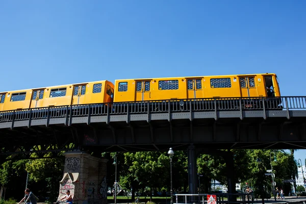 Berlin Berlin U-Bahn metro tren.