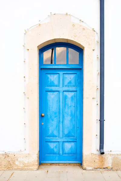 Old Mediterranean Blue Door in Cyprus, Larnaca — Stock Photo, Image