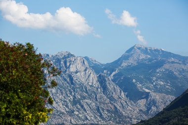 Kotor Körfezi Karadağ'güzel dağ manzarası.