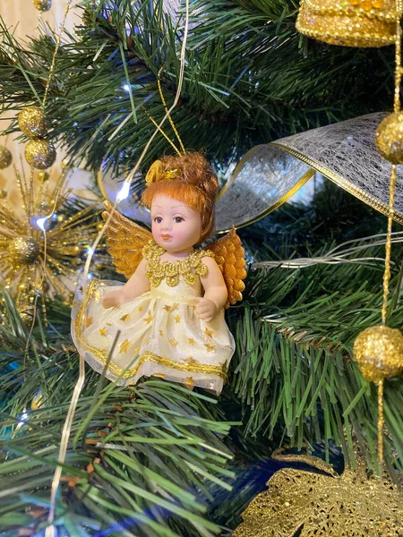 Anjo Menina Natal Pendurado Árvore Natal Anjo Decora Árvore Natal — Fotografia de Stock