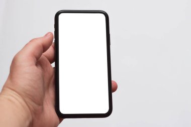 Beyaz izole edilmiş arkaplanda bir maket oluşturulmuş telefon ekranının görüntüsü