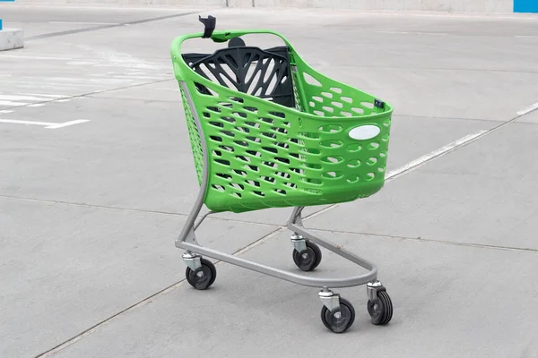 Зеленый Цвет Корзины Покупок Супермаркете Гипермаркете Магазине — стоковое фото