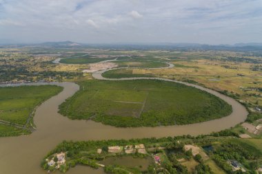 Krong Kamp manzarası, Praek Tuek Chhu Nehri, Kamp 'taki Fil Dağları Asya Hava Aracı Fotoğrafı